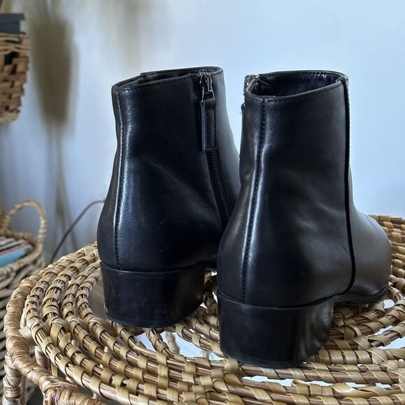 Aquatalia Fuoco Leather Stacked Heel Bootie Black Size 8 MSRP $395 Italy - Picture 7 of 8